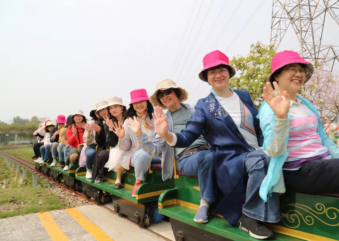 学党史 悟思想| 广新她力量 缤纷向前——集团开展“天地广 新女性 学党史 鼓干劲”活动 学党史 悟思想| 广新她力量 缤纷向前——集团开展“天地广 新女性 学党史 鼓干劲”活动