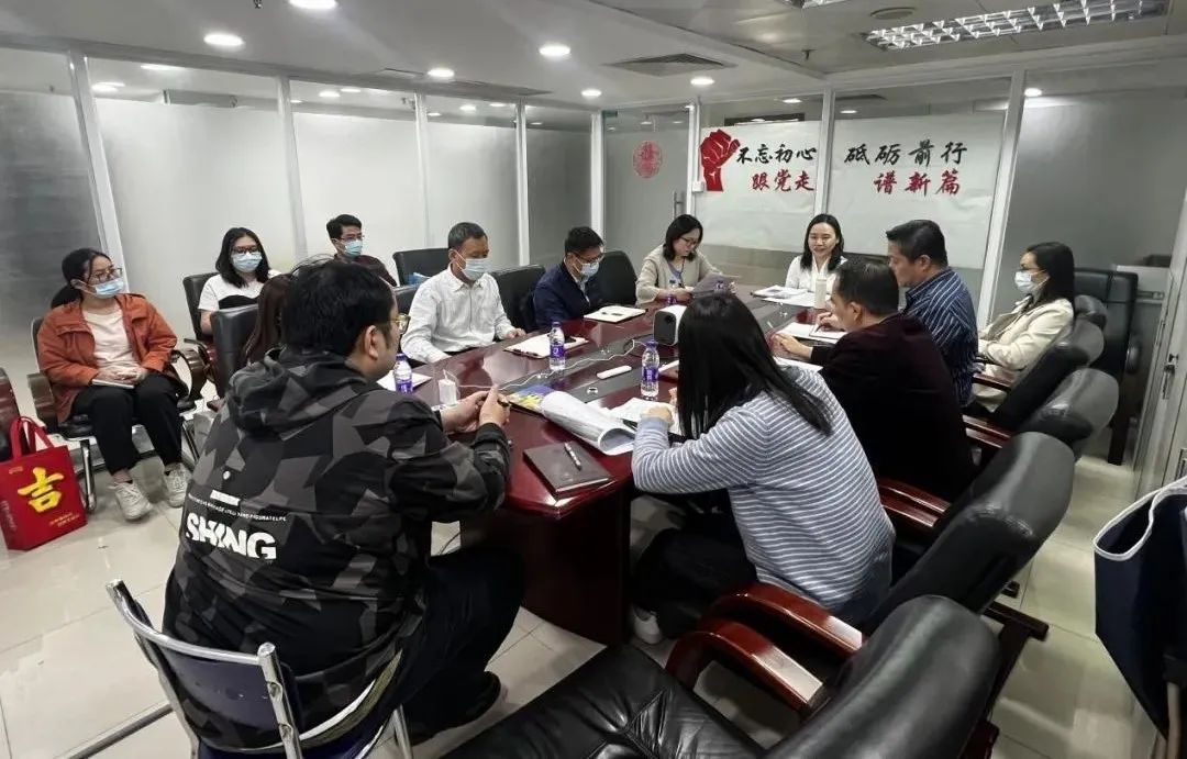 挥楫奋进敢担当 铿锵玫瑰绽芳华 挥楫奋进敢担当 铿锵玫瑰绽芳华