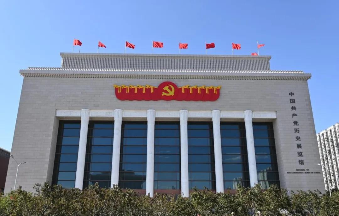 兴发铝业:变革不停步,迈向新征程 兴发铝业:变革不停步,迈向新征程