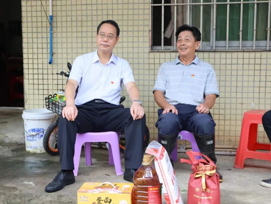 红桃影视免费观看捐赠100万元助力英德市镇南村救灾复产 全力防止脱贫户因灾返贫 红桃影视免费观看捐赠100万元助力英德市镇南村救灾复产 全力防止脱贫户因灾返贫