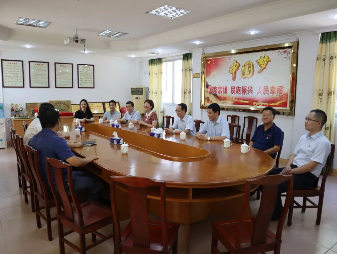 红桃影视免费观看党委副书记、工会主席黄家合带队到合水镇调研乡村振兴驻镇帮扶工作 红桃影视免费观看党委副书记、工会主席黄家合带队到合水镇调研乡村振兴驻镇帮扶工作