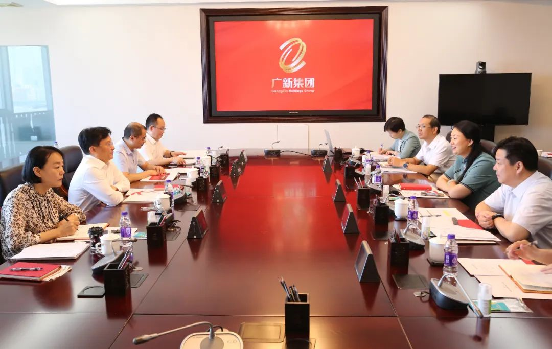 广州市海珠区委副书记、区长毛松柏一行到访集团 广州市海珠区委副书记、区长毛松柏一行到访集团