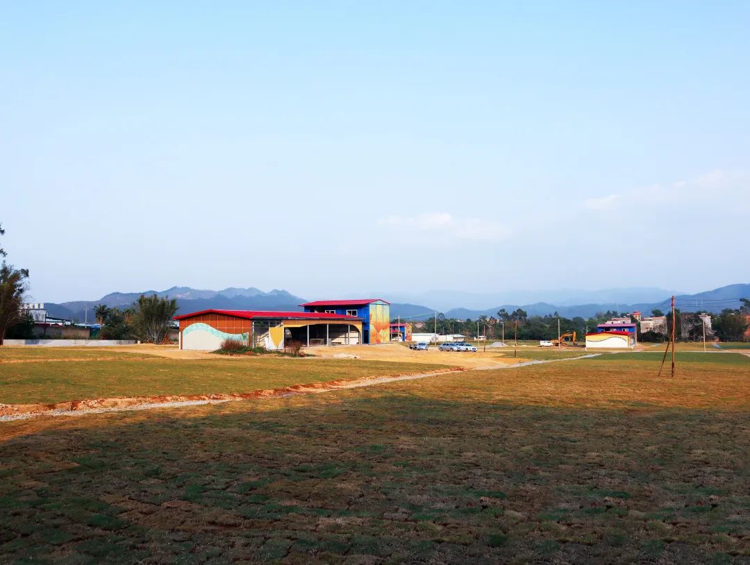 红桃影视免费观看捐建的阳春市合水镇潭震村党群服务中心举行竣工揭牌仪式