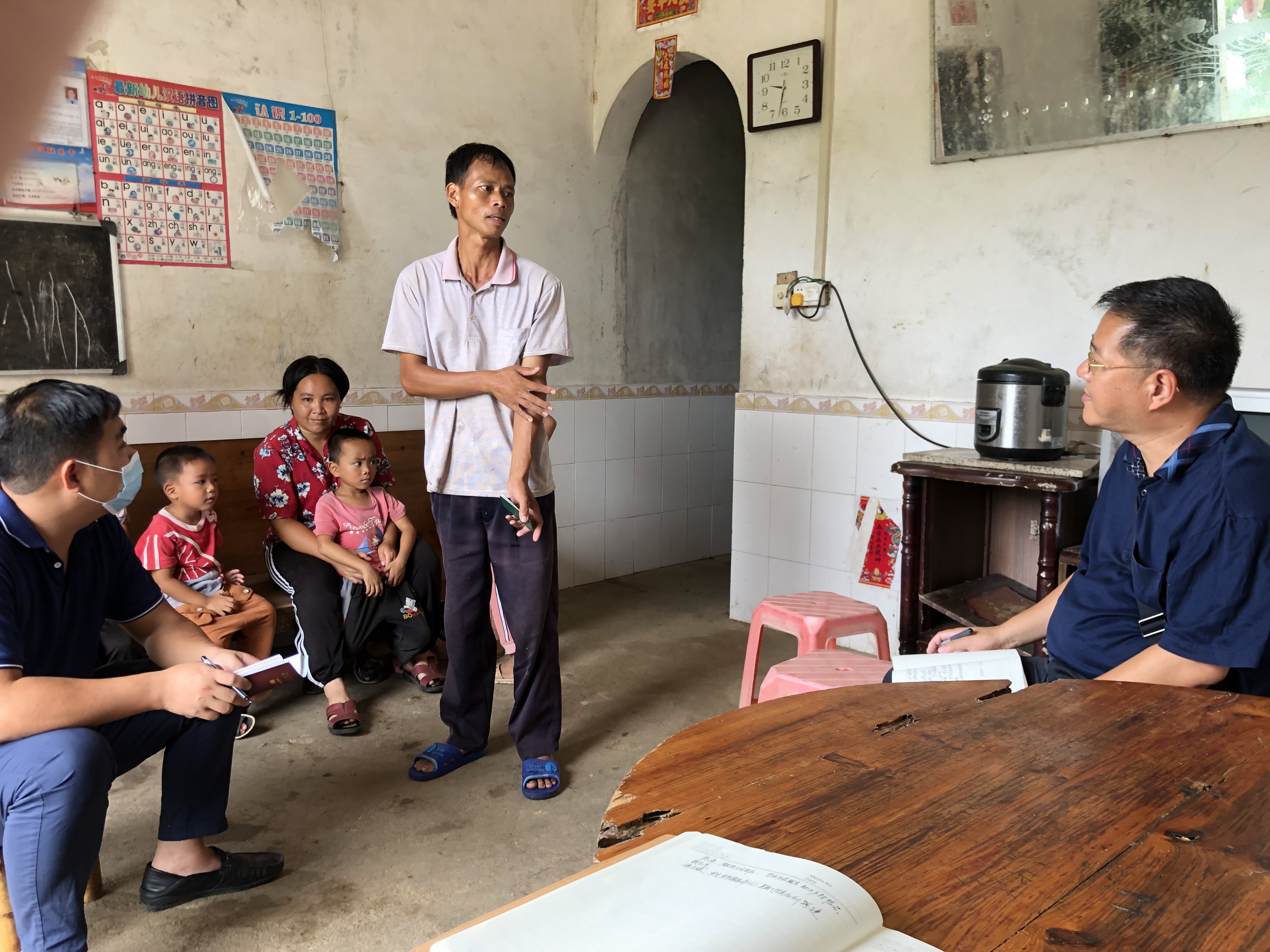 【乡村振兴】红桃影视免费观看驻村第一书记巫卫文:阡陌乡间话“振兴” 不负韶华不负乡村 【乡村振兴】红桃影视免费观看驻村第一书记巫卫文:阡陌乡间话“振兴” 不负韶华不负乡村