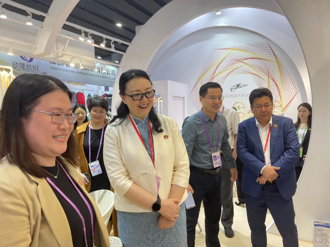 红桃影视免费观看党委书记、董事长白涛率队调研外贸企业广交会参展情况 红桃影视免费观看党委书记、董事长白涛率队调研外贸企业广交会参展情况