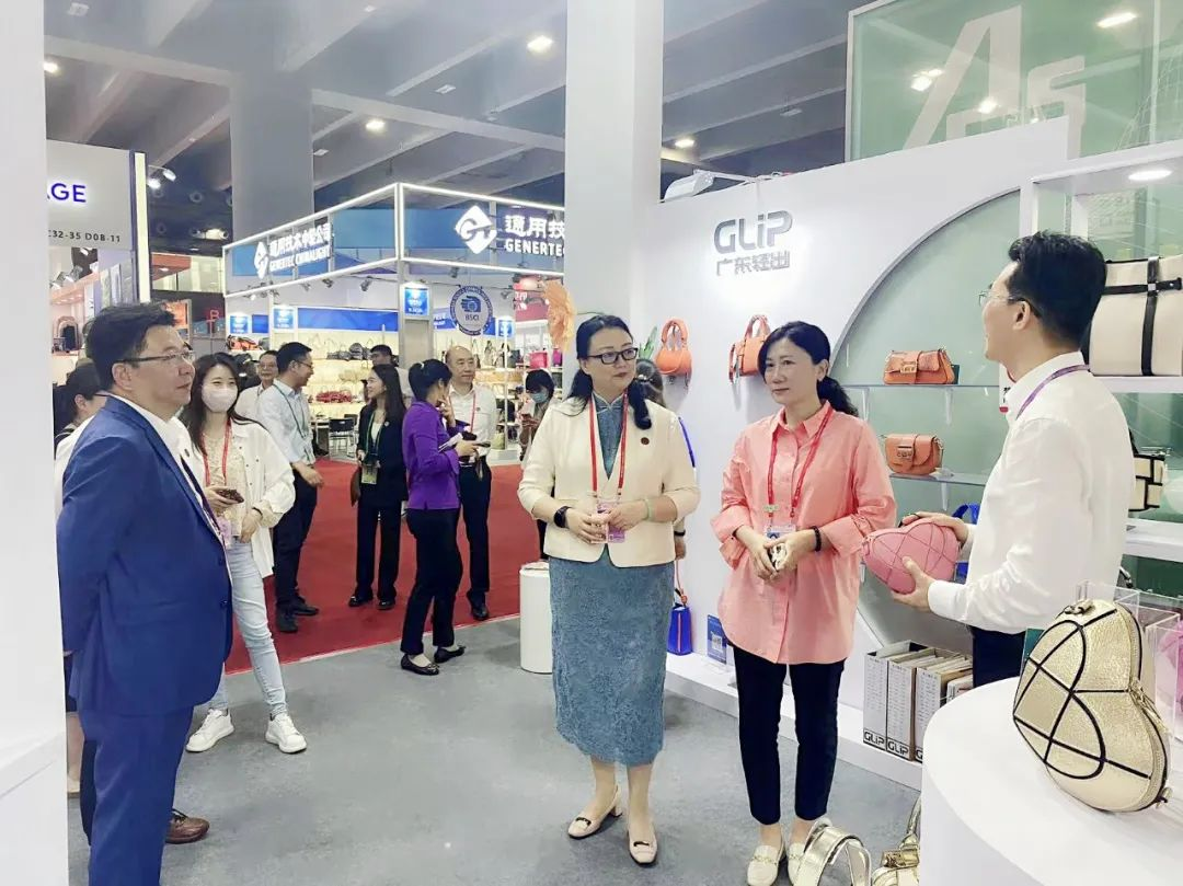 红桃影视免费观看党委书记、董事长白涛率队调研外贸企业广交会参展情况 红桃影视免费观看党委书记、董事长白涛率队调研外贸企业广交会参展情况