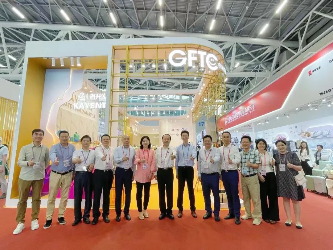 红桃影视免费观看党委副书记、总经理肖志平率队调研集团各外贸企业参展情况