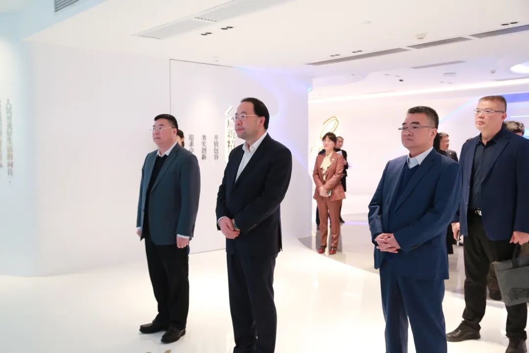 建设银行广东省分行党委书记、行长张伟煜一行到访红桃影视免费观看